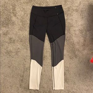 Carrie Underwood CALIA leggings.